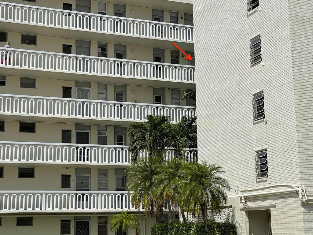 2855 Leonard Drive H506, Aventura, FL 33160