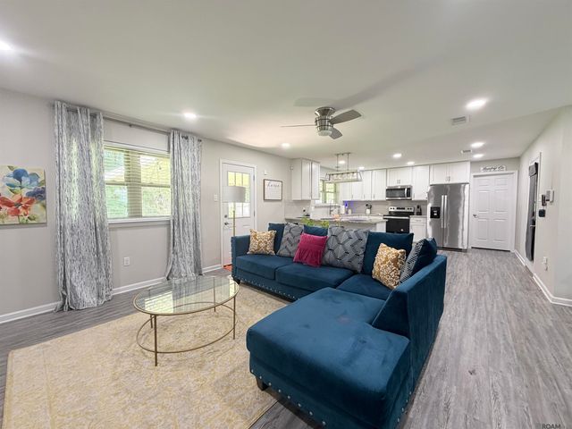 10711 Carmel Dr, Baton Rouge, LA 70818