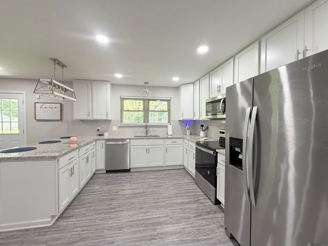 10711 Carmel Dr, Baton Rouge, LA 70818