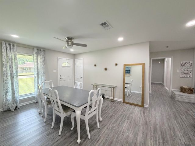 10711 Carmel Dr, Baton Rouge, LA 70818
