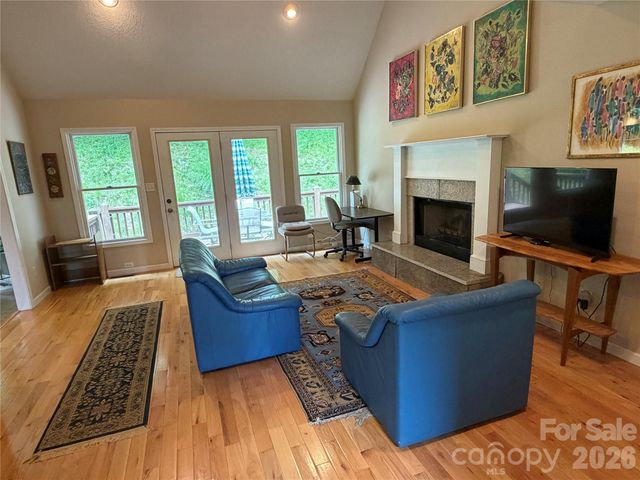 136 Johnnie Hills None, Burnsville, NC 28714