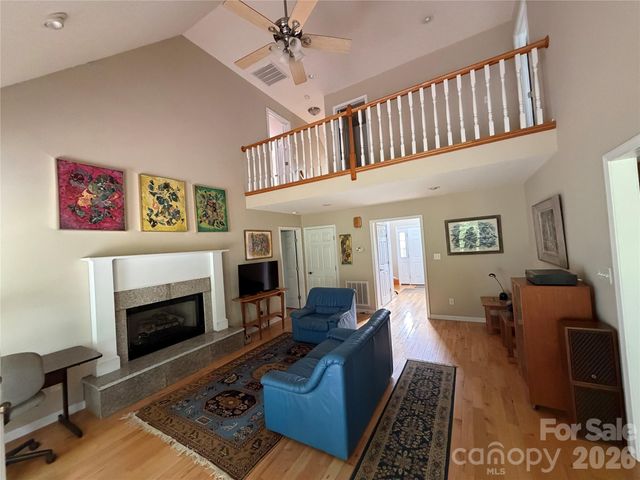 136 Johnnie Hills None, Burnsville, NC 28714