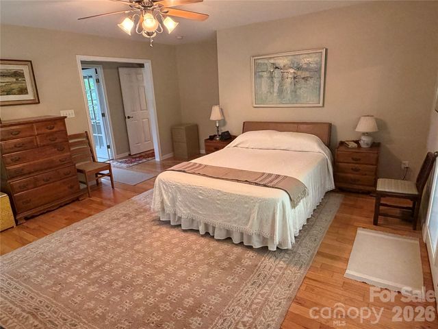 136 Johnnie Hills None, Burnsville, NC 28714