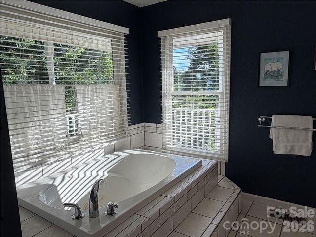 136 Johnnie Hills None, Burnsville, NC 28714