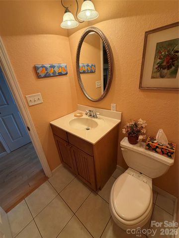 136 Johnnie Hills None, Burnsville, NC 28714
