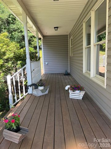 136 Johnnie Hills None, Burnsville, NC 28714