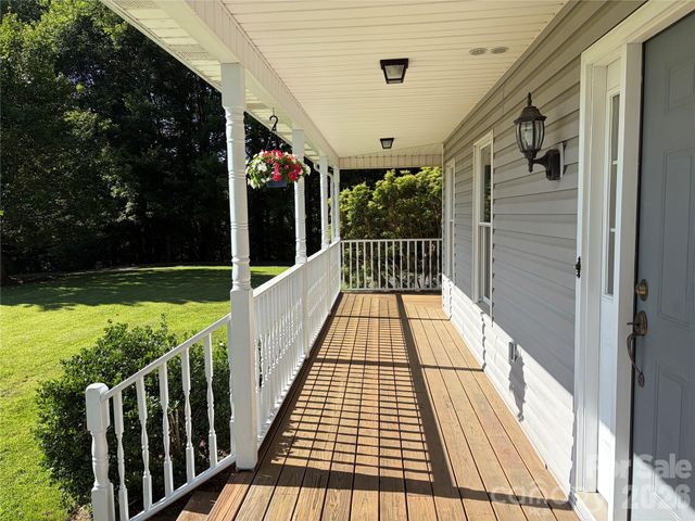 136 Johnnie Hills None, Burnsville, NC 28714