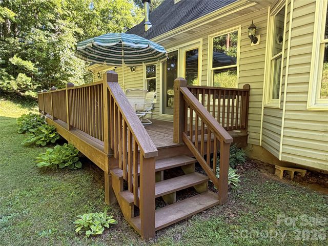 136 Johnnie Hills None, Burnsville, NC 28714