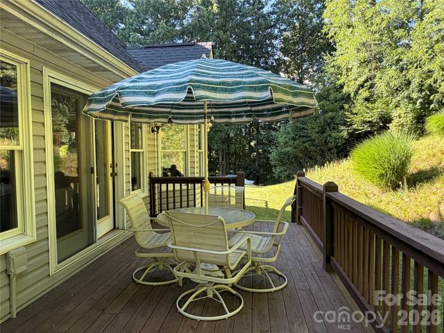 136 Johnnie Hills None, Burnsville, NC 28714