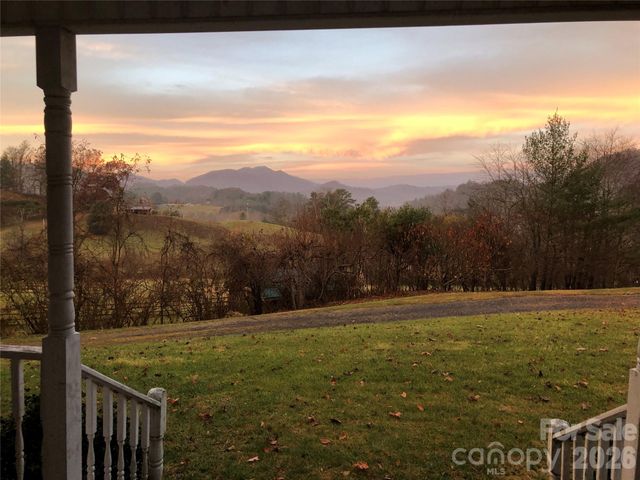136 Johnnie Hills None, Burnsville, NC 28714