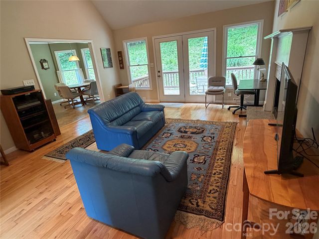 136 Johnnie Hills None, Burnsville, NC 28714