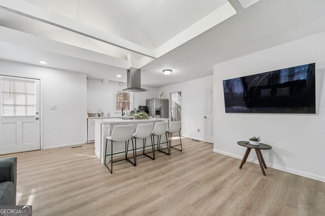 1860 Buford Dam Road, Buford, GA 30518