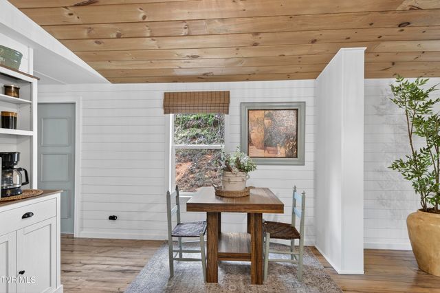 483 Trotters Lane, Gate City, VA 24251