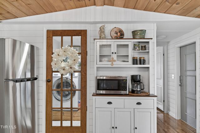 483 Trotters Lane, Gate City, VA 24251