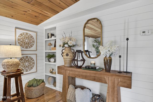 483 Trotters Lane, Gate City, VA 24251