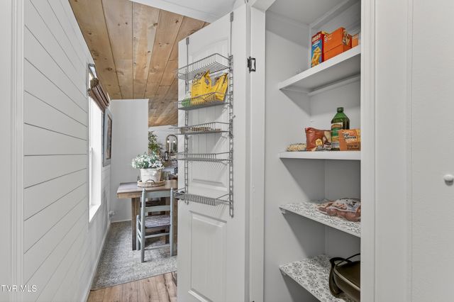 483 Trotters Lane, Gate City, VA 24251