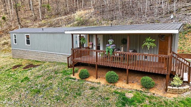 483 Trotters Lane, Gate City, VA 24251