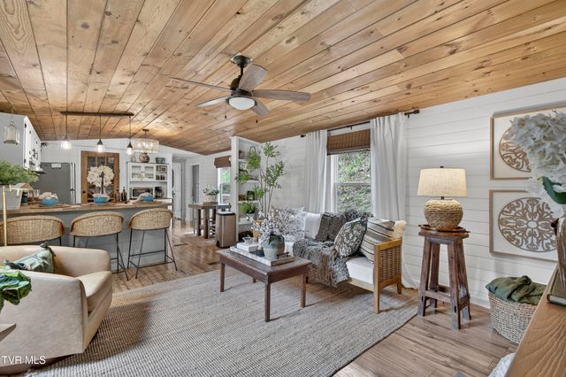 483 Trotters Lane, Gate City, VA 24251