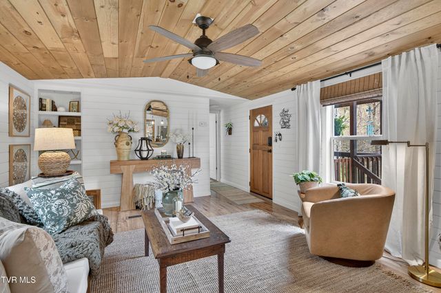 483 Trotters Lane, Gate City, VA 24251