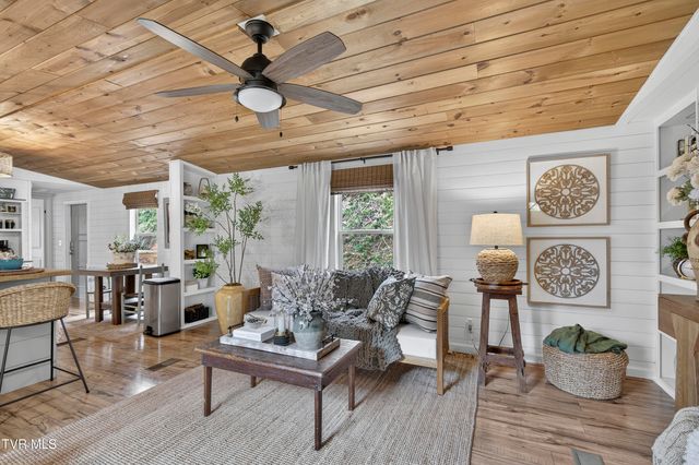 483 Trotters Lane, Gate City, VA 24251