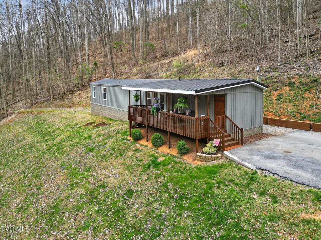 483 Trotters Lane, Gate City, VA 24251