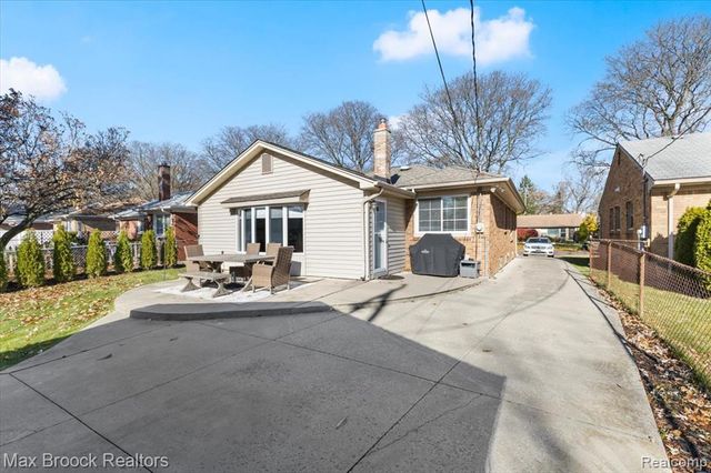 2180 Derby Road, Birmingham, MI 48009