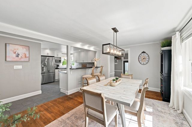 17 Greenwood Road, Peabody, MA 01960