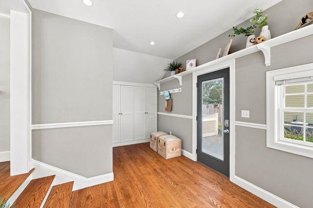17 Greenwood Road, Peabody, MA 01960