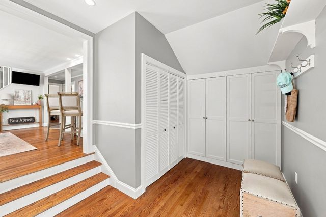 17 Greenwood Road, Peabody, MA 01960