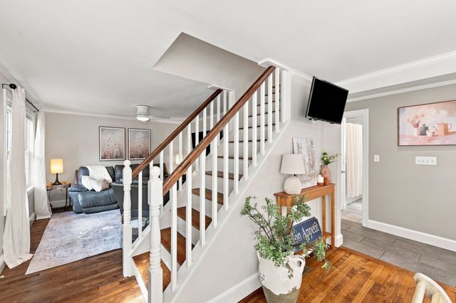 17 Greenwood Road, Peabody, MA 01960