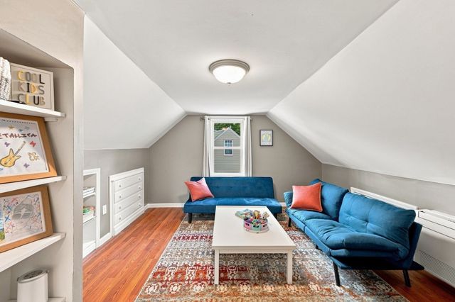 17 Greenwood Road, Peabody, MA 01960