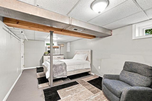 17 Greenwood Road, Peabody, MA 01960