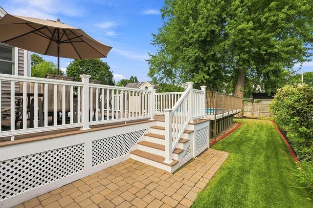 17 Greenwood Road, Peabody, MA 01960