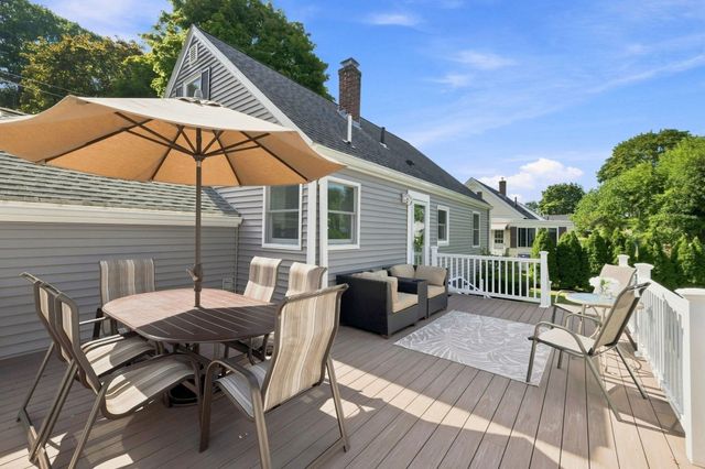 17 Greenwood Road, Peabody, MA 01960
