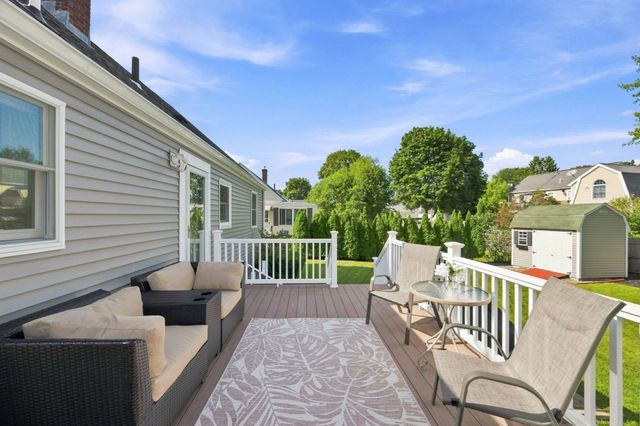 17 Greenwood Road, Peabody, MA 01960