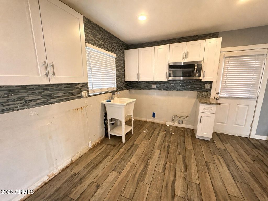Image 4 of property listing at 1152 E DANA Avenue, Mesa, AZ 85204