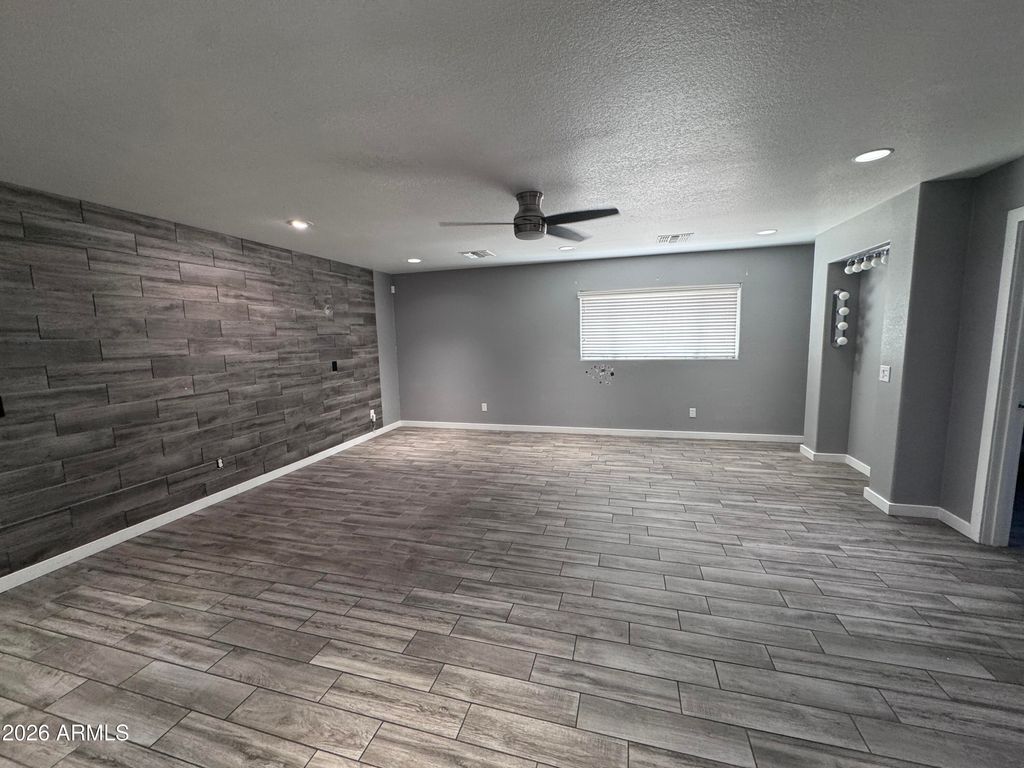 Image 8 of property listing at 1152 E DANA Avenue, Mesa, AZ 85204