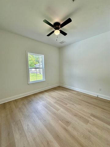 1687 DR MLK JR MEMORIAL Road, Crawfordville, FL 32327