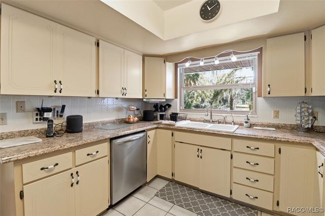 8679 W Morgan Street, Crystal River, FL 34428