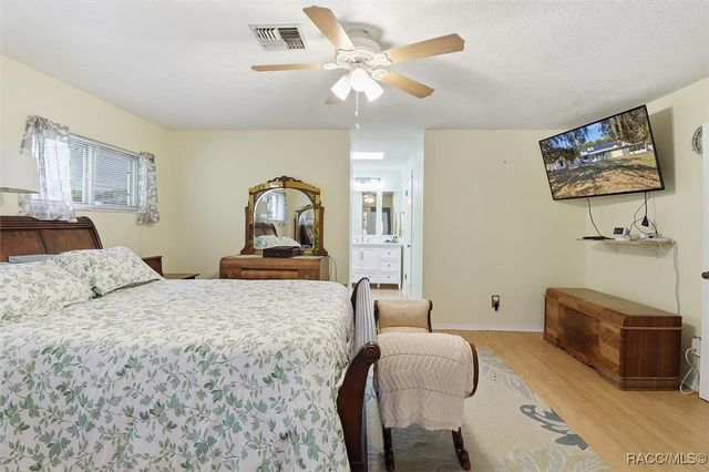 8679 W Morgan Street, Crystal River, FL 34428