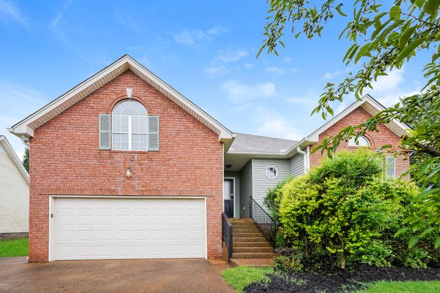 204 Oxford Pl, Gallatin, TN 37066