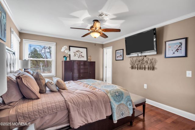 21 Redlands Court, Toms River, NJ 08757