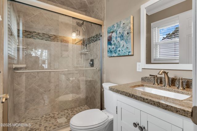 21 Redlands Court, Toms River, NJ 08757