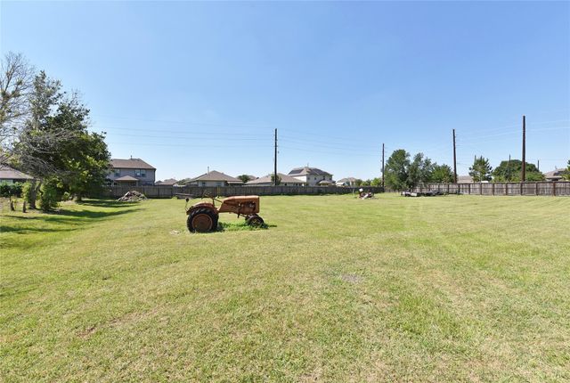 3221 Pecha Lane, Pleak, TX 77471