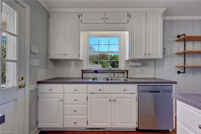 1006 Jefferson Road, Greensboro, NC 27410