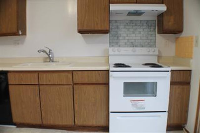 2902 31st Street 3, Zion, IL 60099