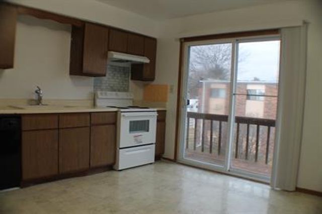 2902 31st Street 3, Zion, IL 60099