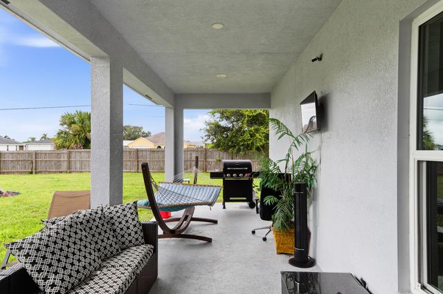 296 SW MILLARD Drive, Port St. Lucie, Port St Lucie, FL 34953
