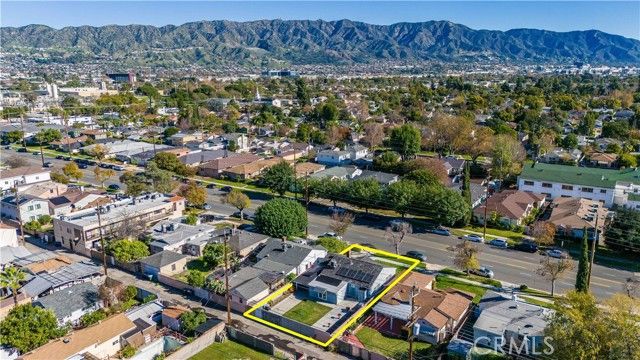 1817 N Hollywood, Burbank, CA 91505