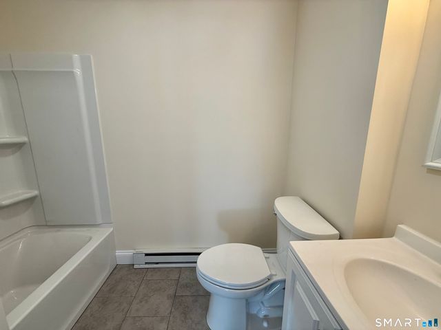 11 Starr Avenue 2nd Fl, Danbury, CT 06810